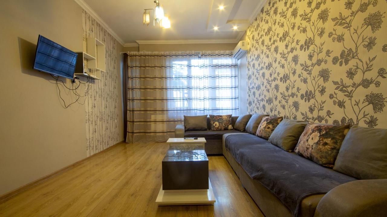 Home Apartments 第比利斯 外观 照片